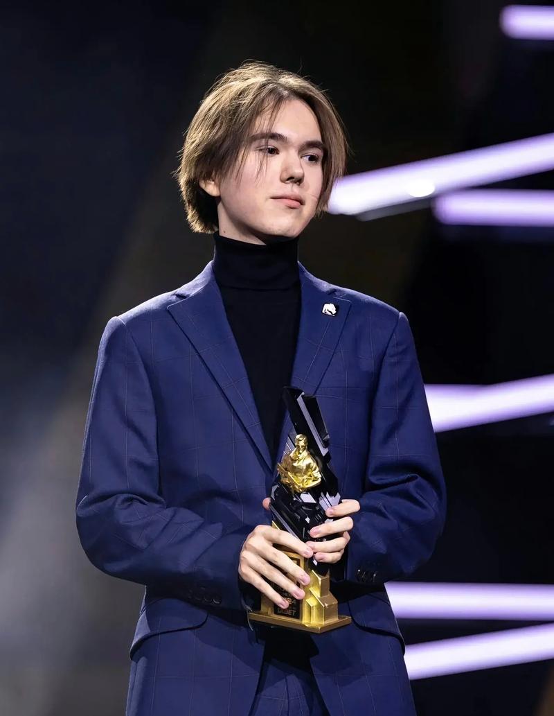 LGD夺冠有戏了！莫言登顶欧洲天梯，状态出色